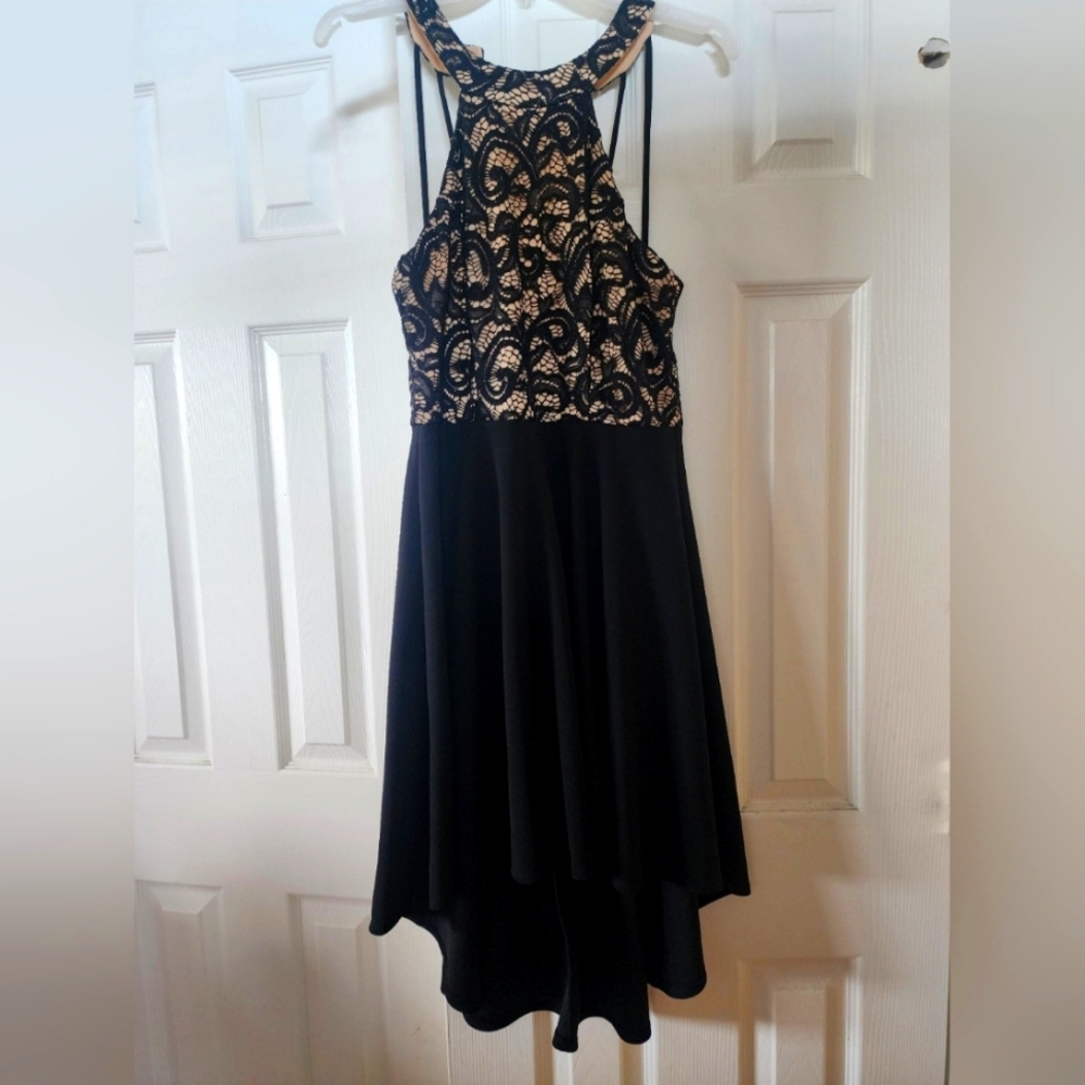 Elegant Black and Cream Lace Dress